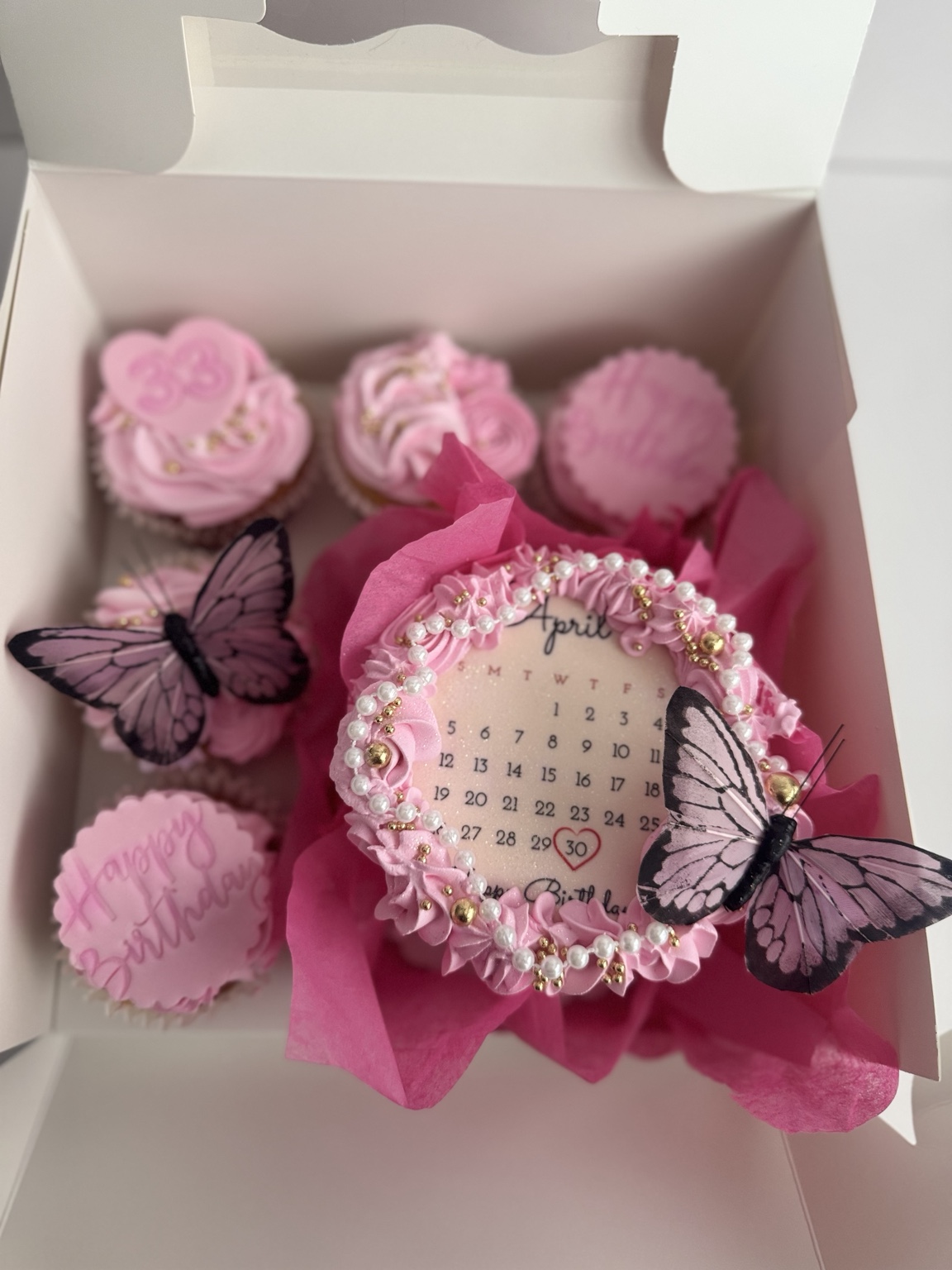 Pink dessert box