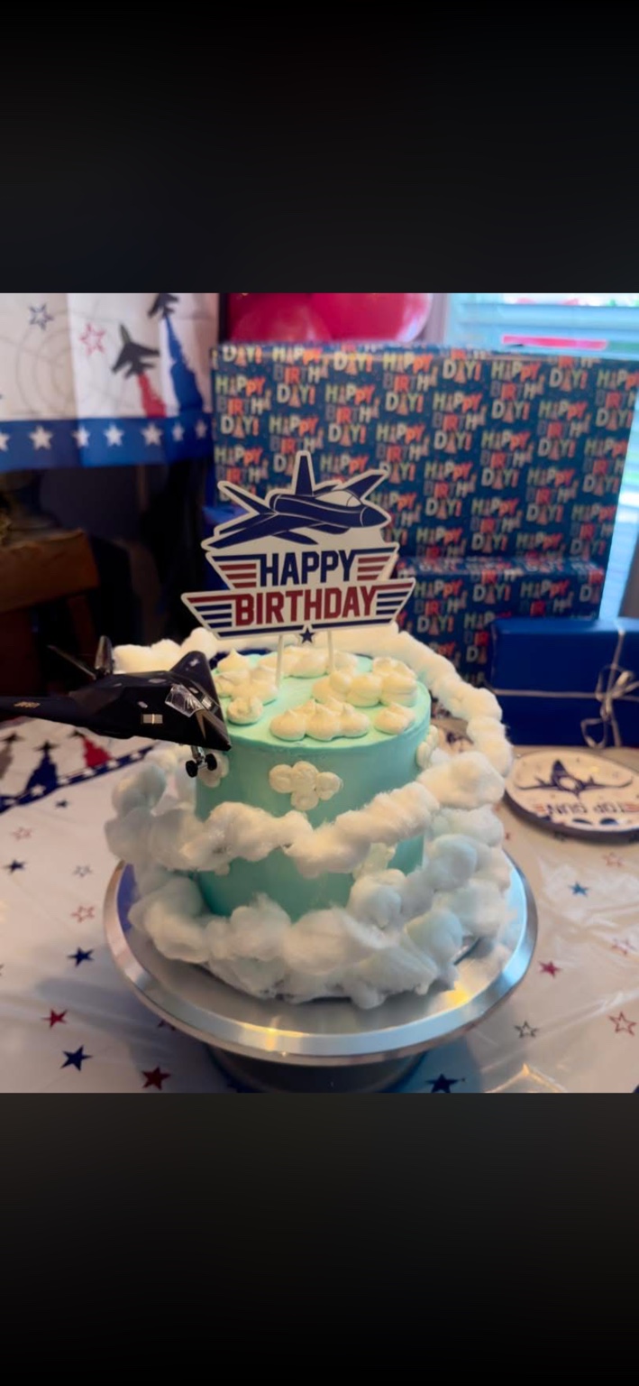 Fighter jet birthday cake