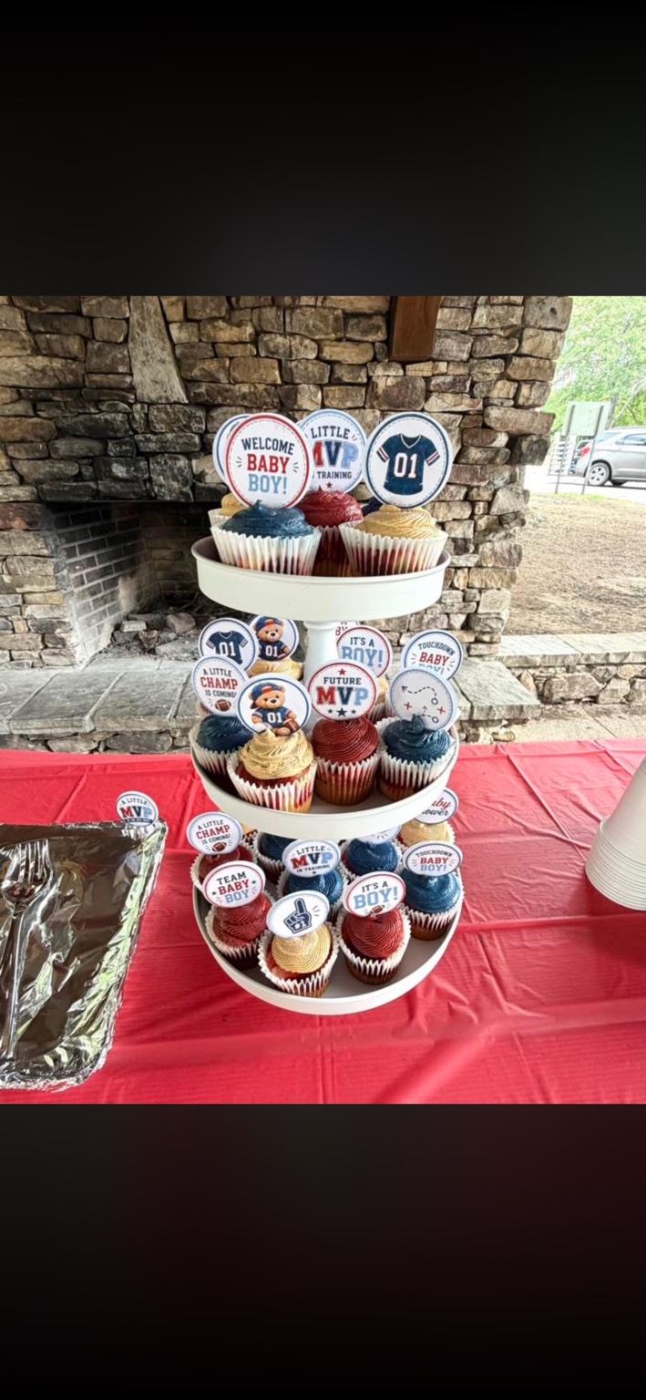 Little MVP cupcake display