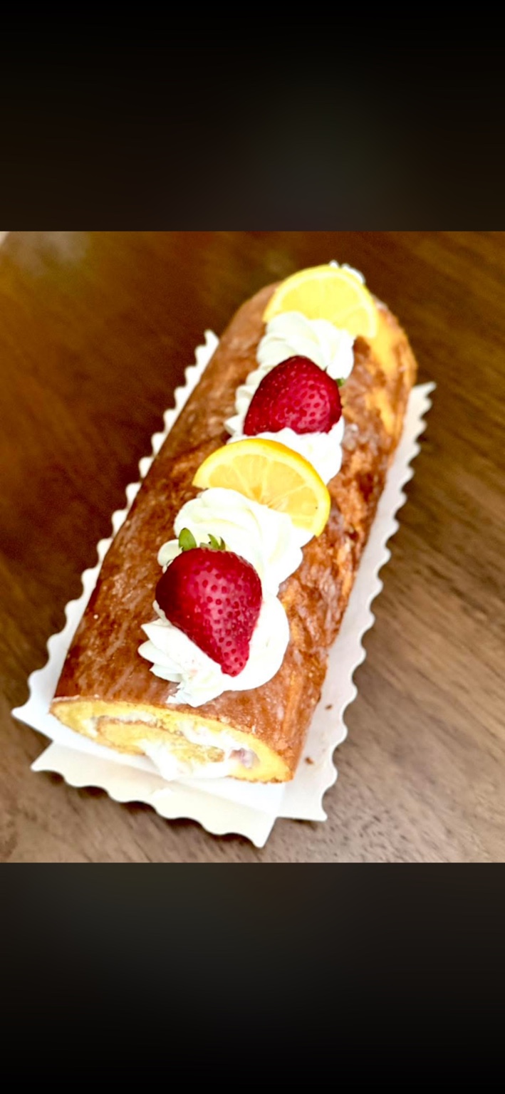 Strawberry lemon cake roll
